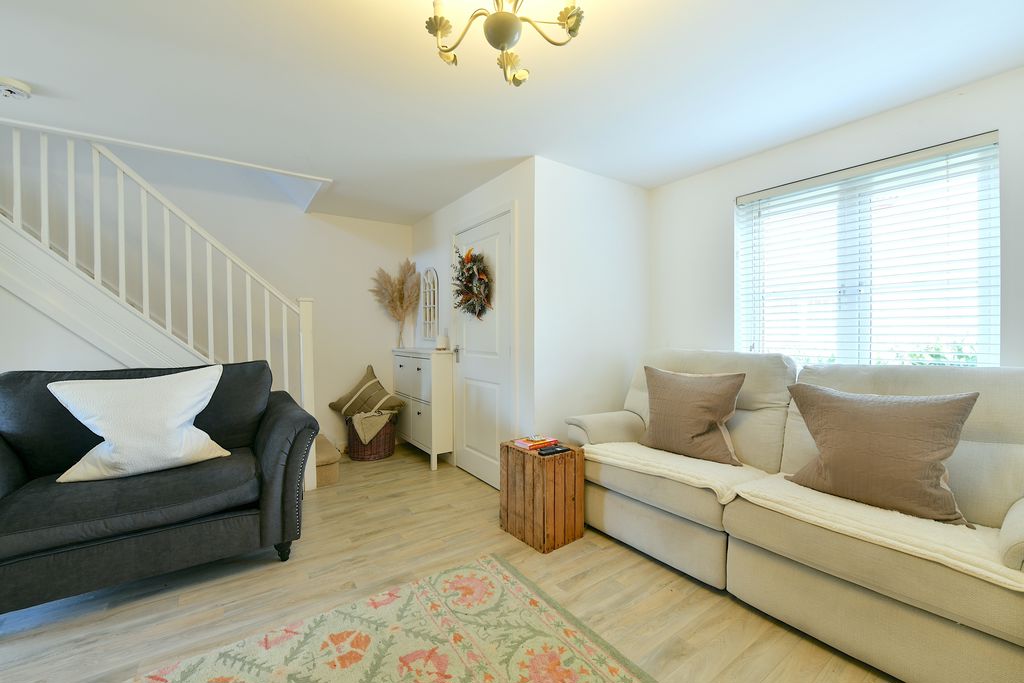 Sitting Room- click for photo gallery